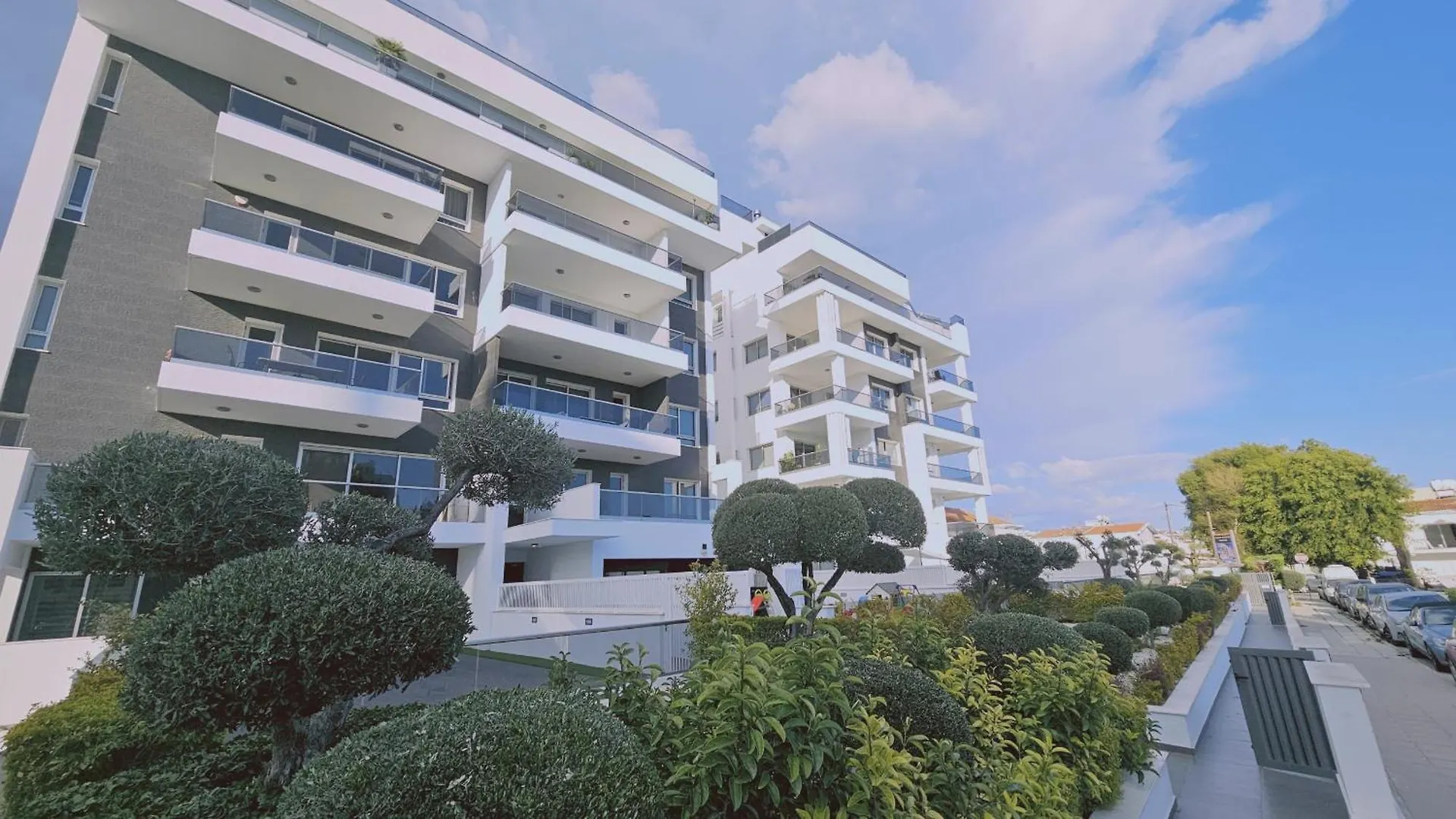 Stay White Petals Apartment Larnaca