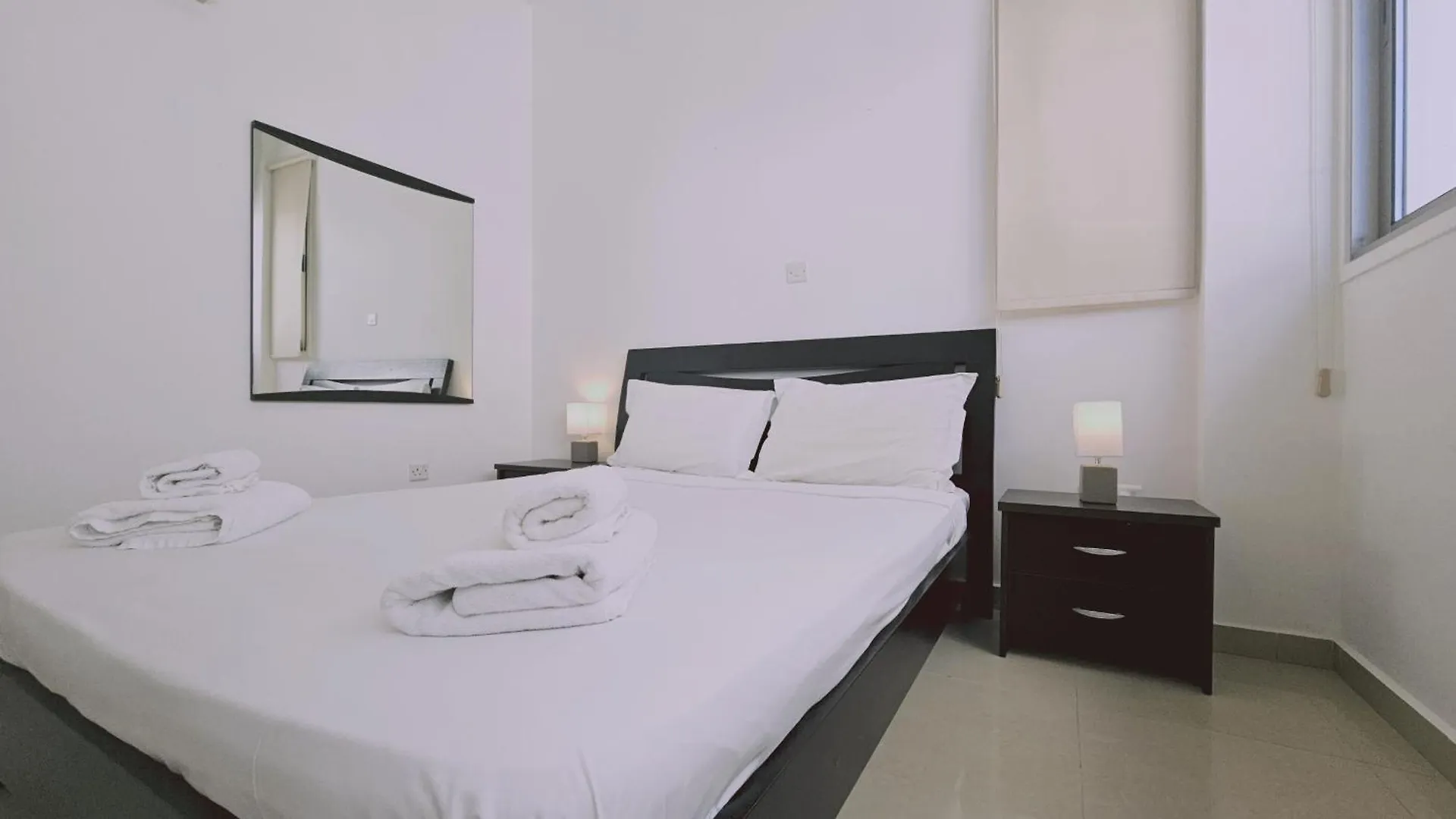 Stay White Petals Apartment Larnaca