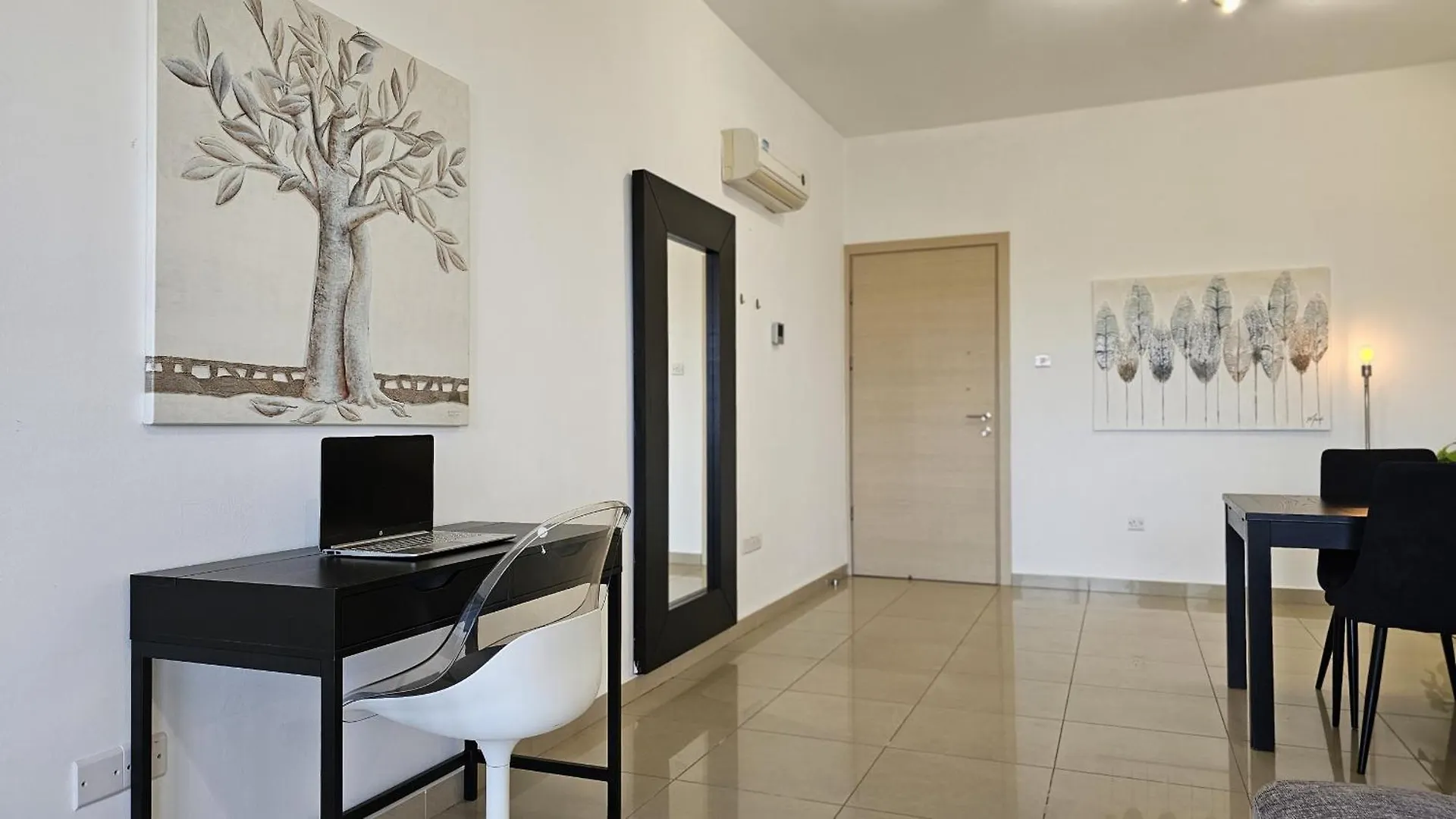 Stay White Petals Apartment Larnaca