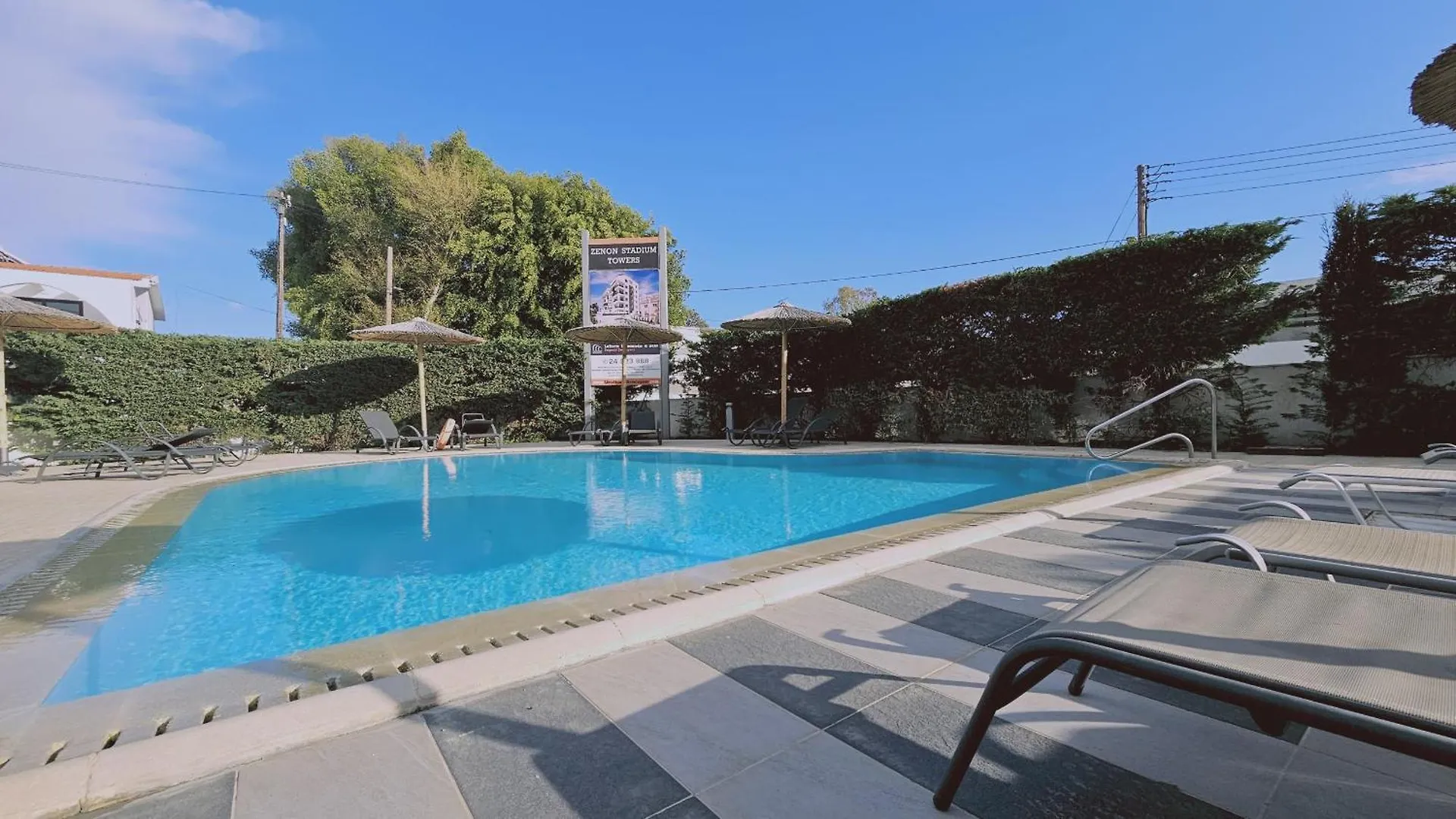 Stay White Petals Apartment Larnaca 0*,