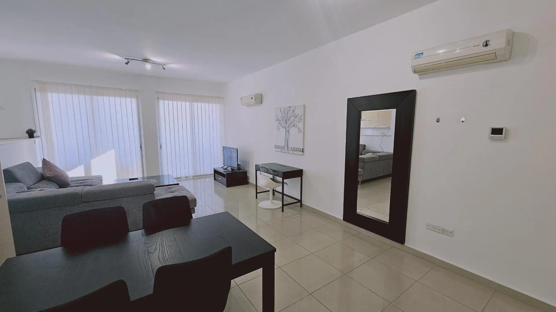 Stay White Petals Apartment Larnaca