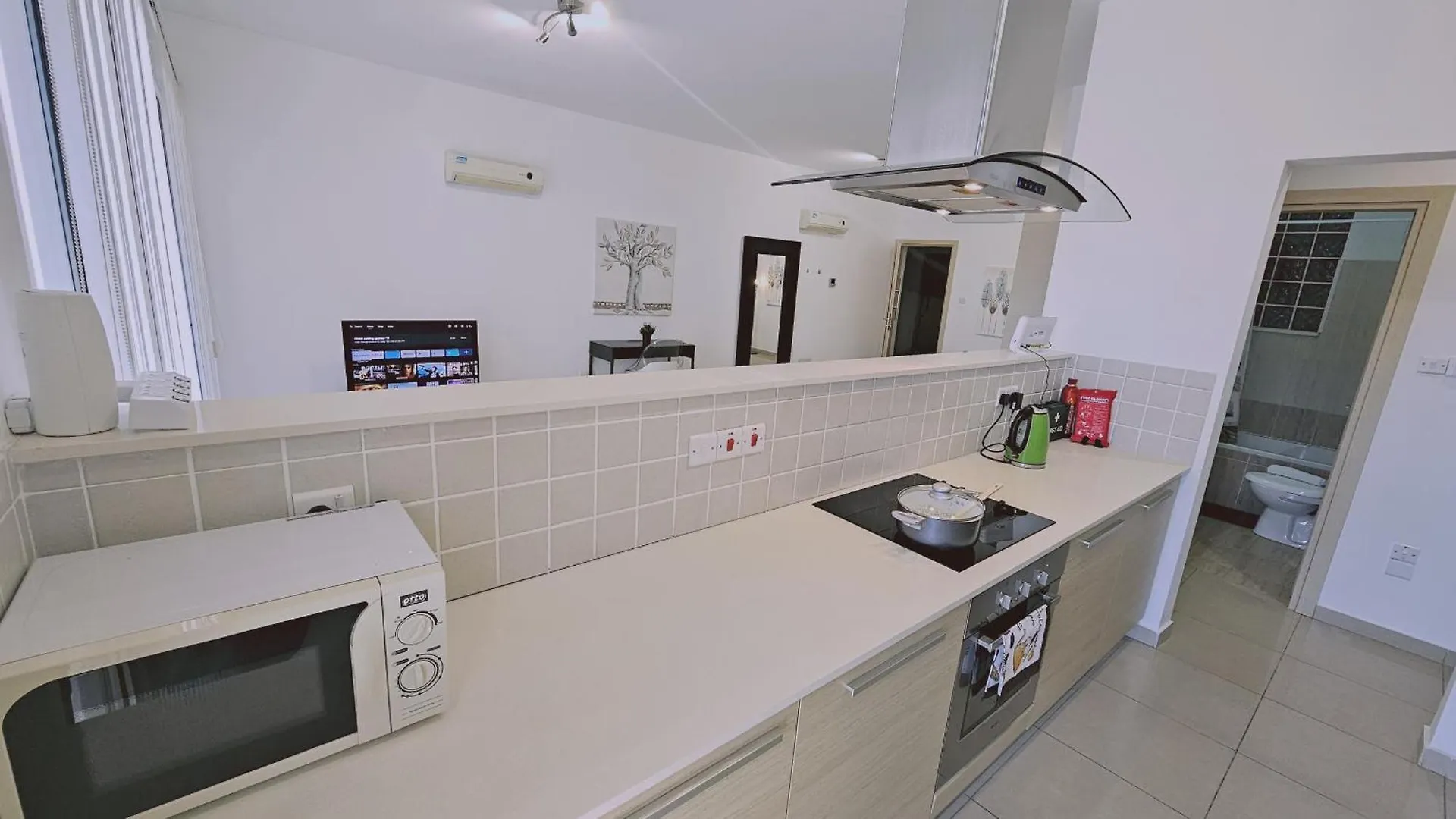 Stay White Petals Apartment Larnaca