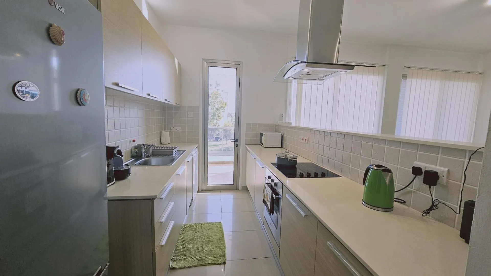 Stay White Petals Apartment Larnaca