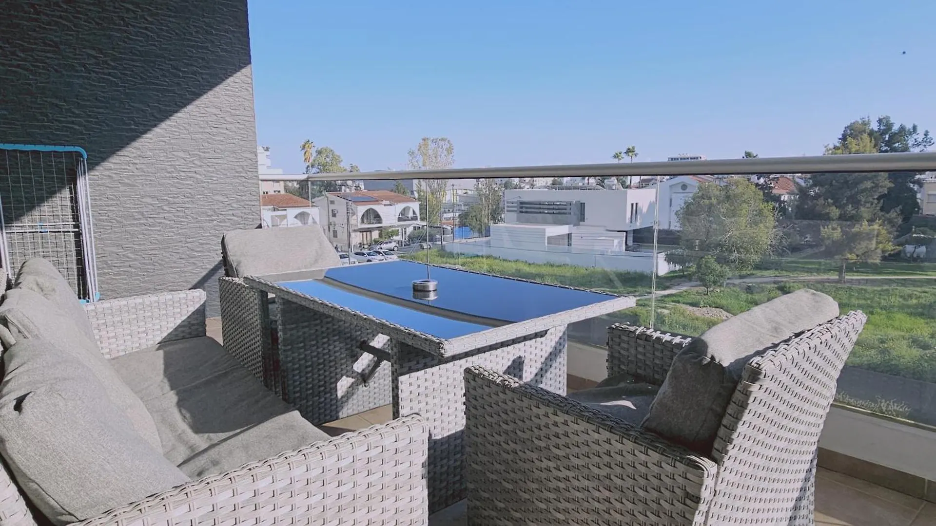 Stay White Petals Apartment Larnaca